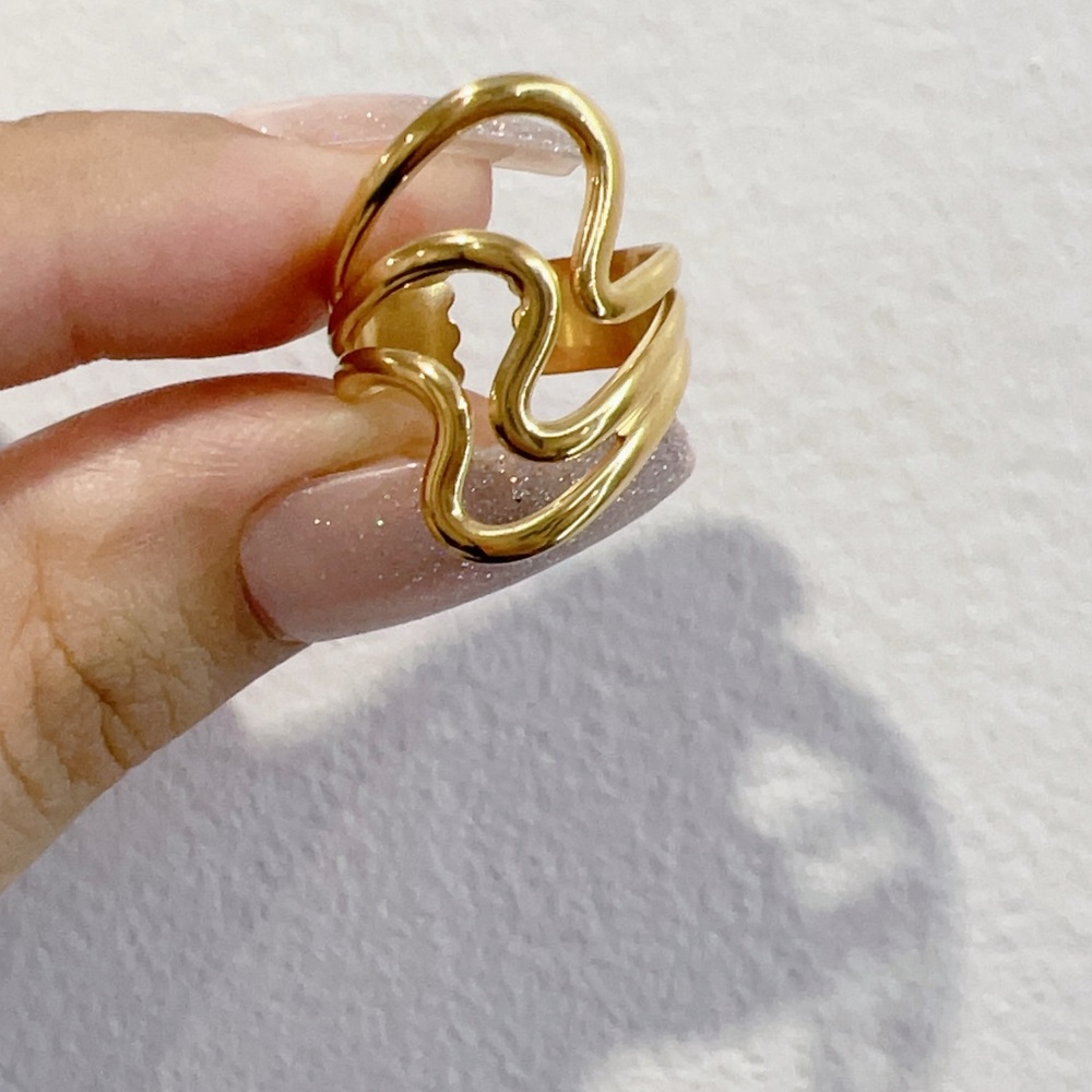 Stylish Gold-Tone Women's adjustable Ring